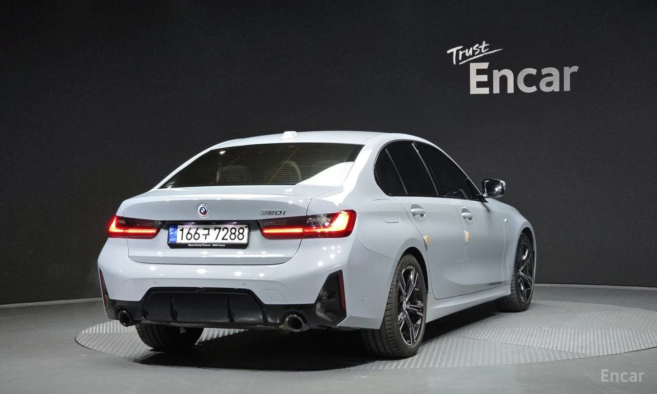 BMW 320 i* M* SPORT* ПОДГРЕВ* НАВИГАЦИЯ, снимка 2 - Автомобили и джипове - 54923674