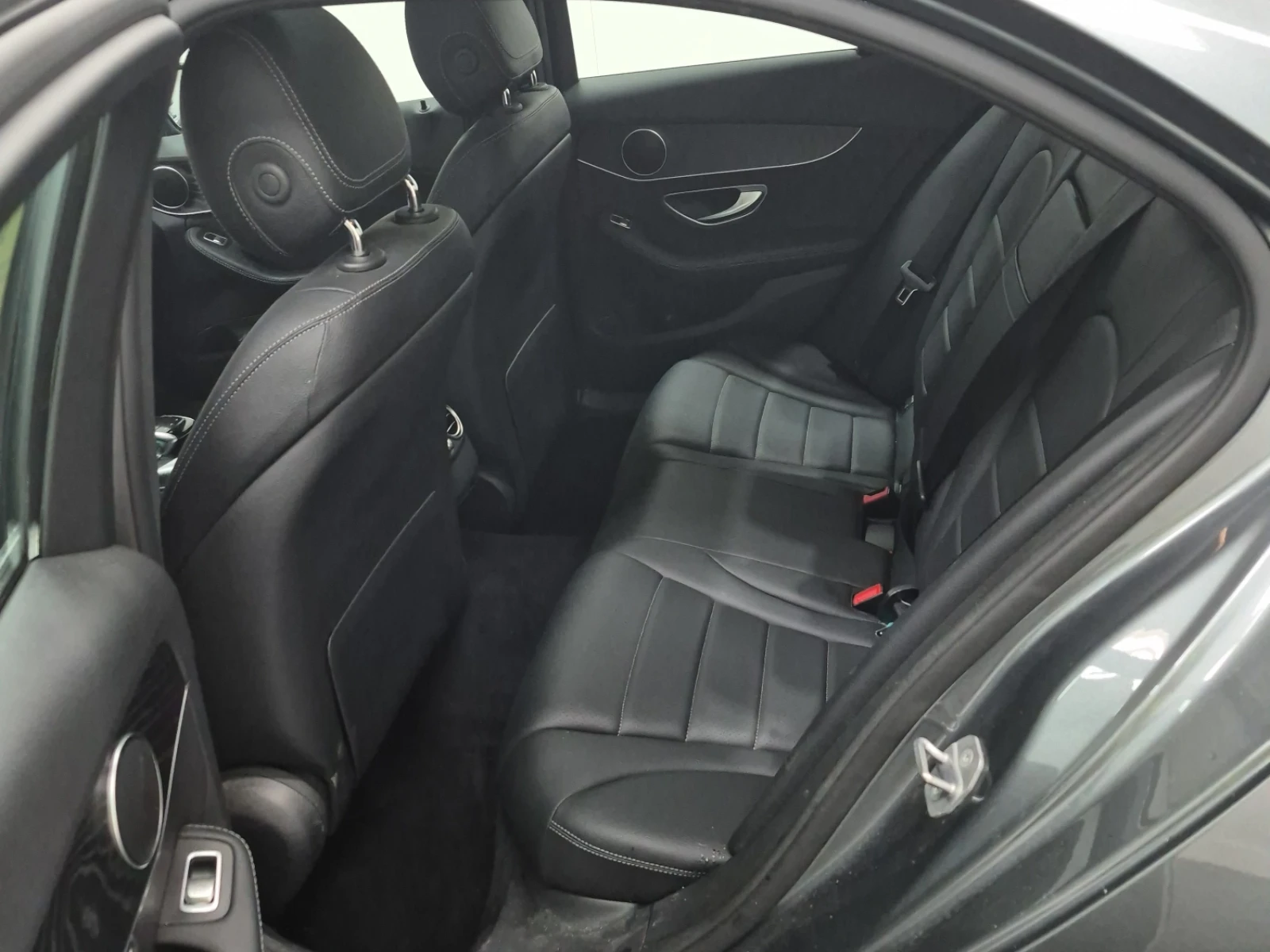 Mercedes-Benz C 300, снимка 15 - Автомобили и джипове - 55017908