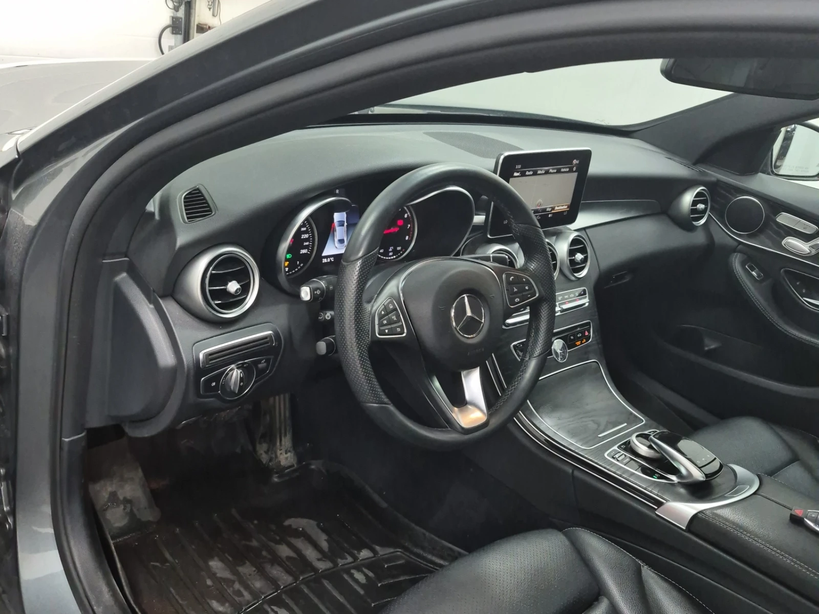 Mercedes-Benz C 300, снимка 10 - Автомобили и джипове - 55017908