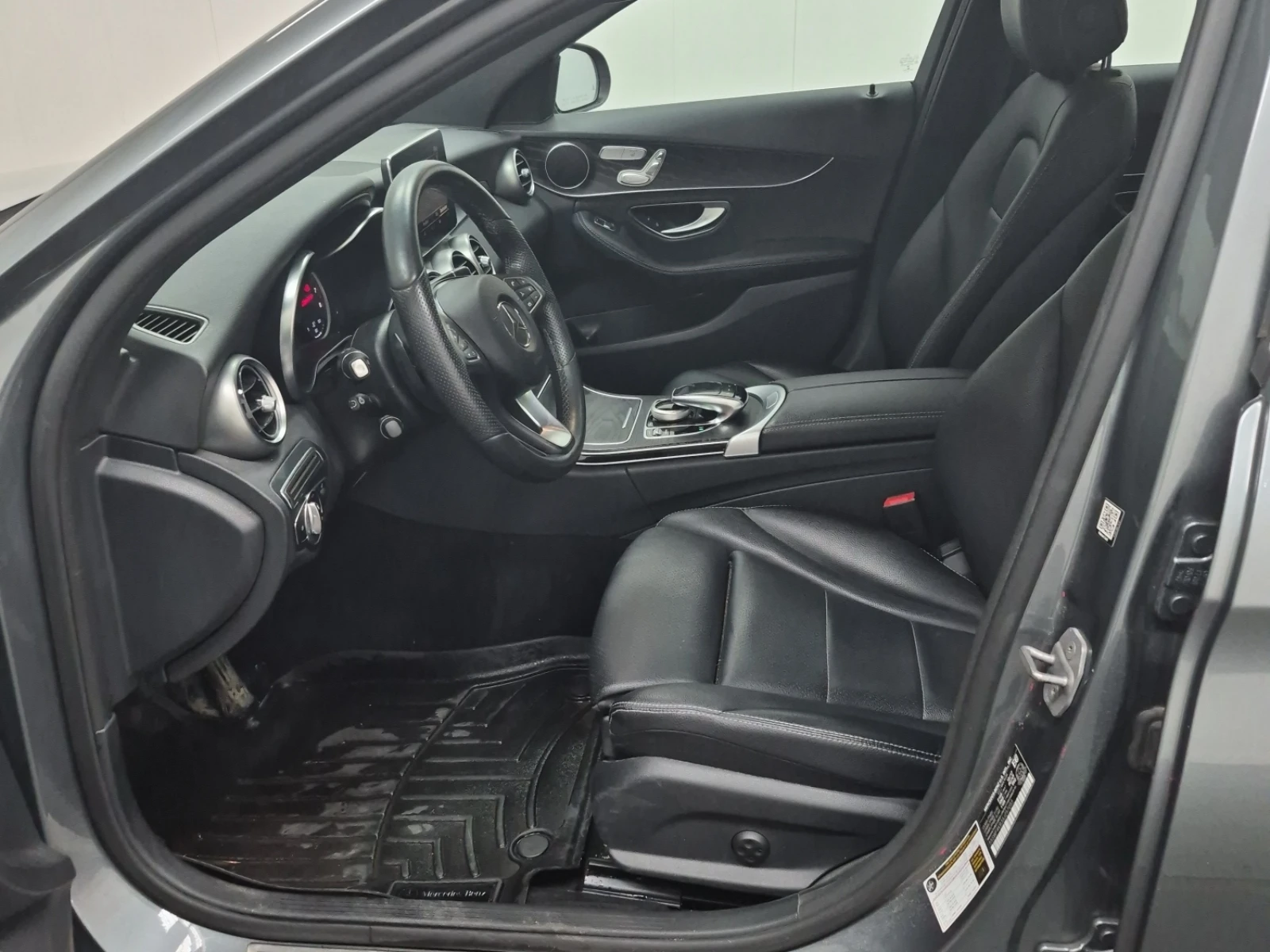 Mercedes-Benz C 300, снимка 8 - Автомобили и джипове - 55017908