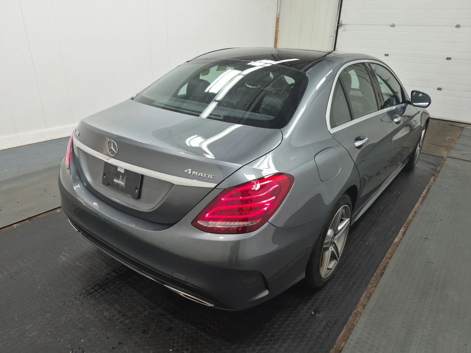 Mercedes-Benz C 300, снимка 7 - Автомобили и джипове - 55017908