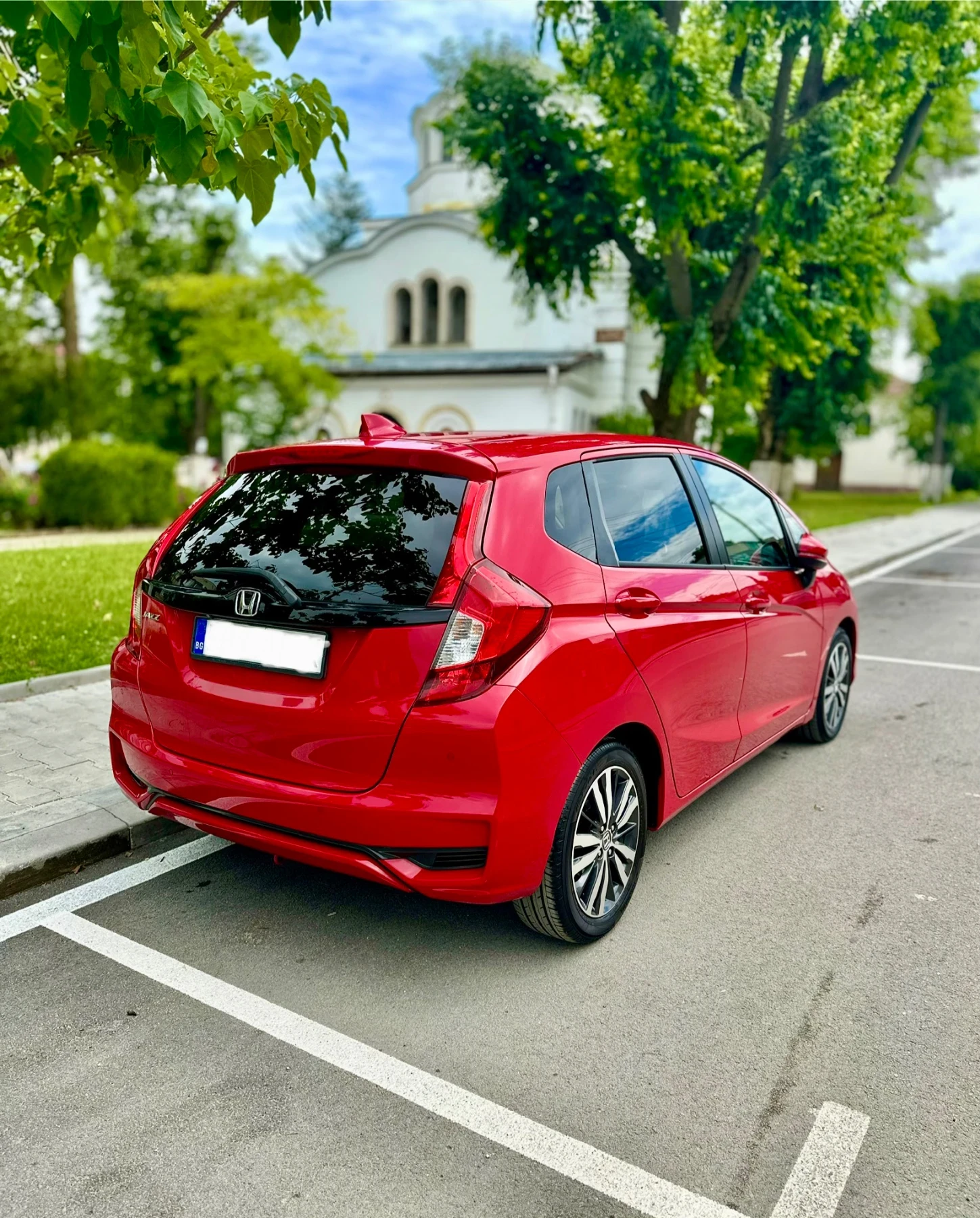 Honda Jazz 1.3i Facelift Elegance 62 000 km, снимка 2 - Автомобили и джипове - 55037899
