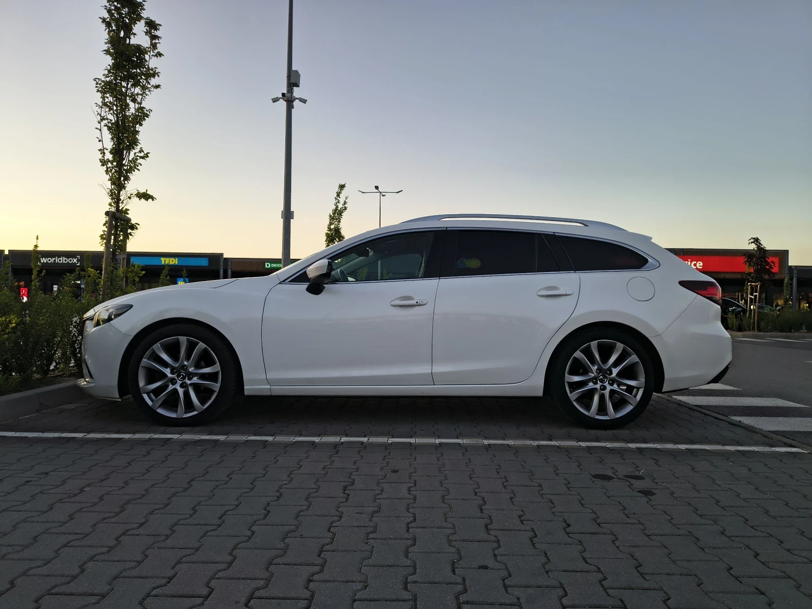 Mazda 6 2.2 DIESEL AUTOMAT CAMERA , снимка 4 - Автомобили и джипове - 55157446