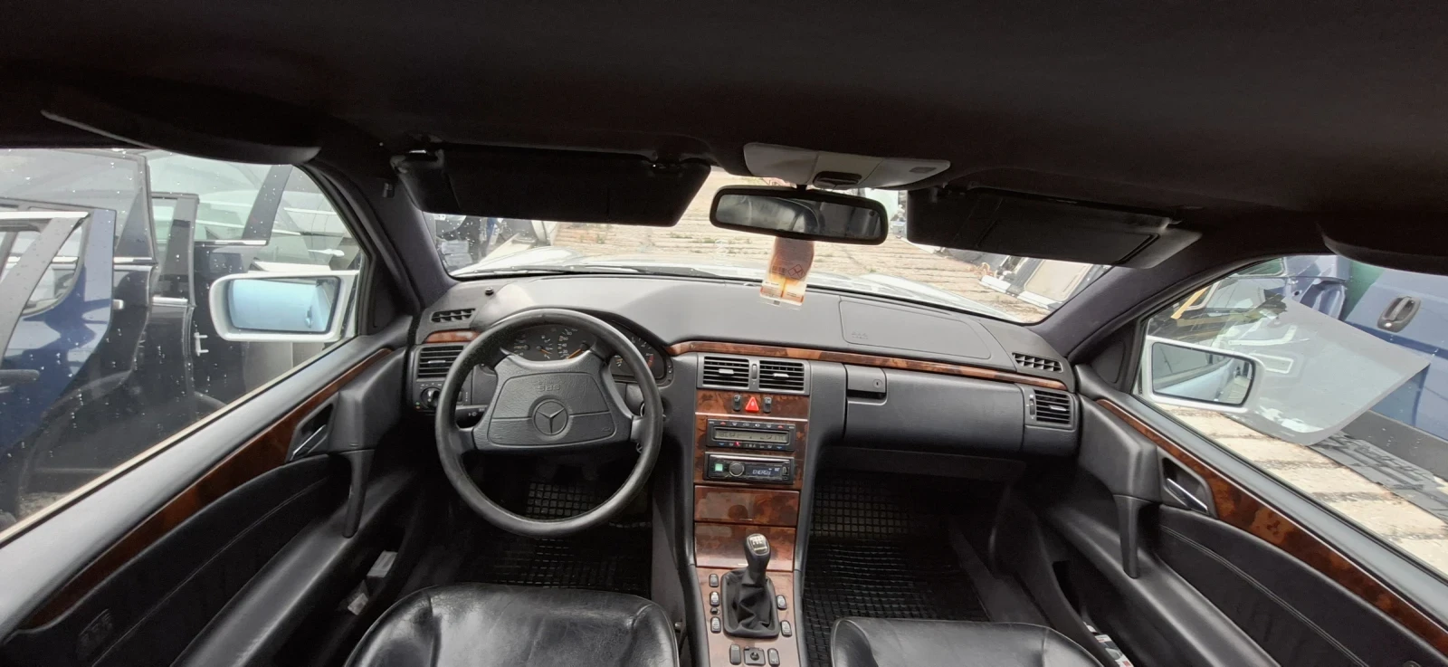 Mercedes-Benz E 250, снимка 5 - Автомобили и джипове - 55222639