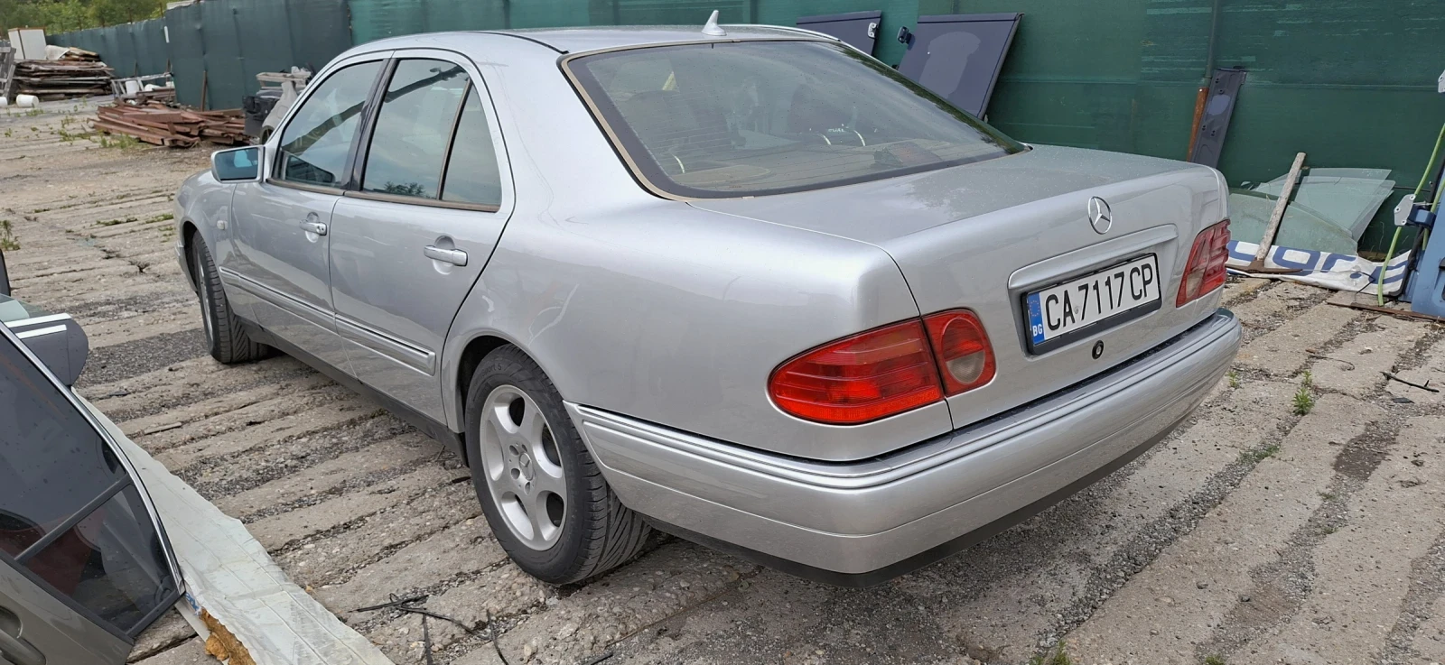 Mercedes-Benz E 250, снимка 4 - Автомобили и джипове - 55222639