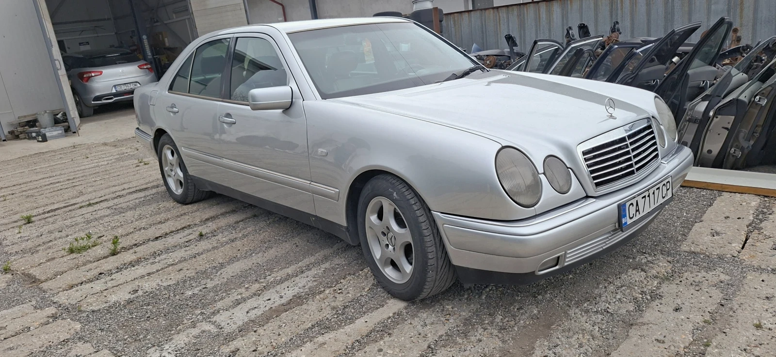 Mercedes-Benz E 250, снимка 2 - Автомобили и джипове - 55222639