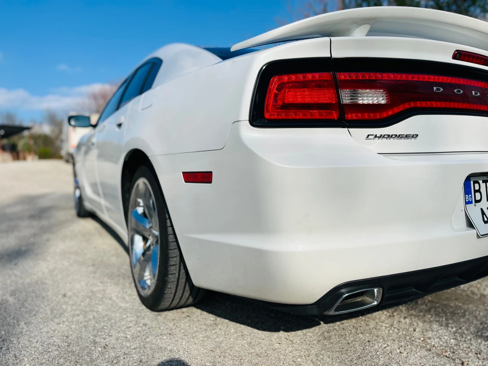 Dodge Charger R/T 5.7, снимка 8 - Автомобили и джипове - 55391561