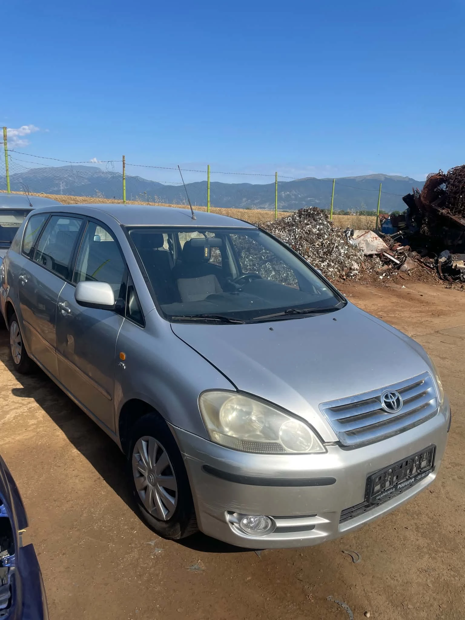 Toyota Avensis verso, снимка 2 - Автомобили и джипове - 55400741