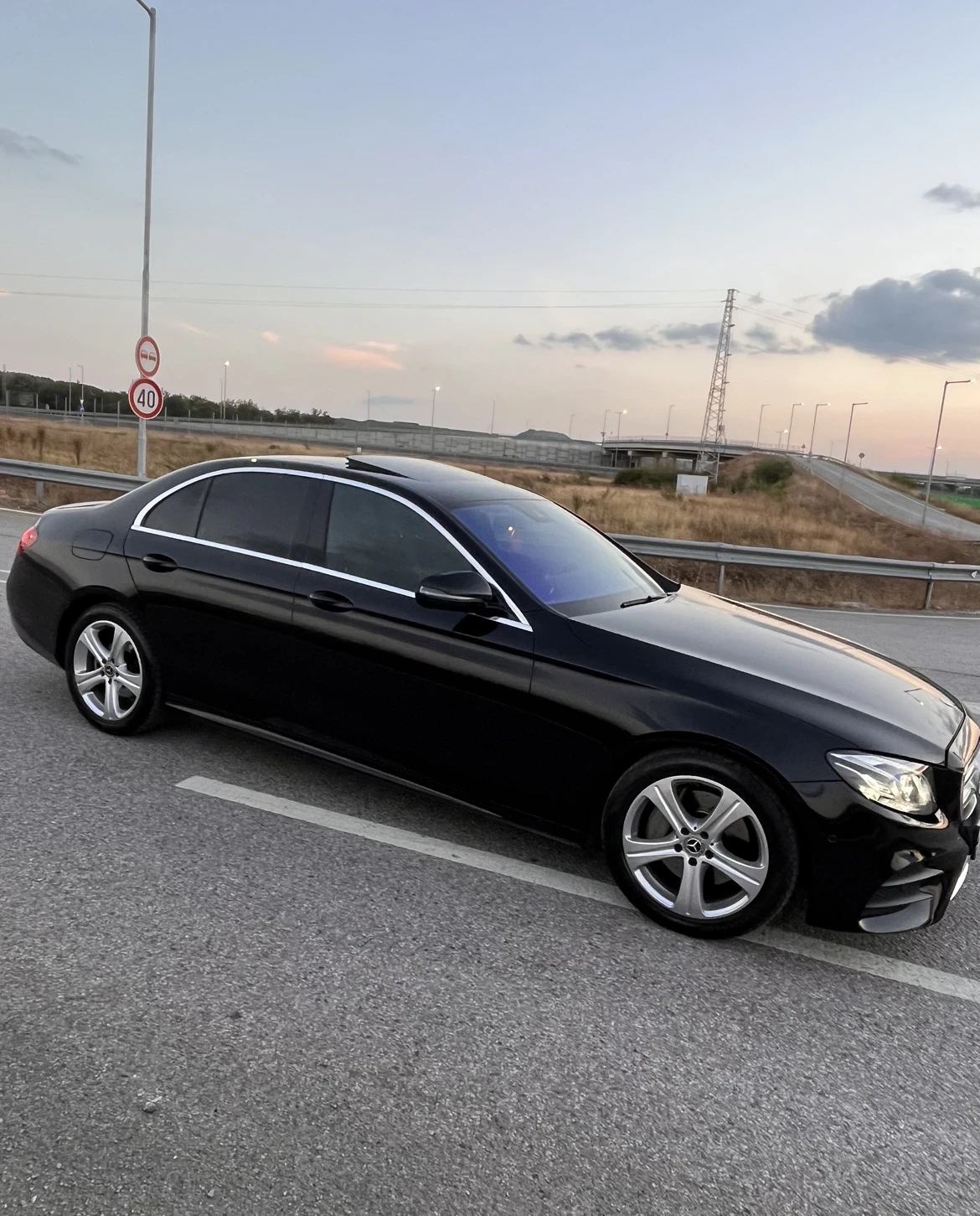 Mercedes-Benz E 220, снимка 3 - Автомобили и джипове - 55905830