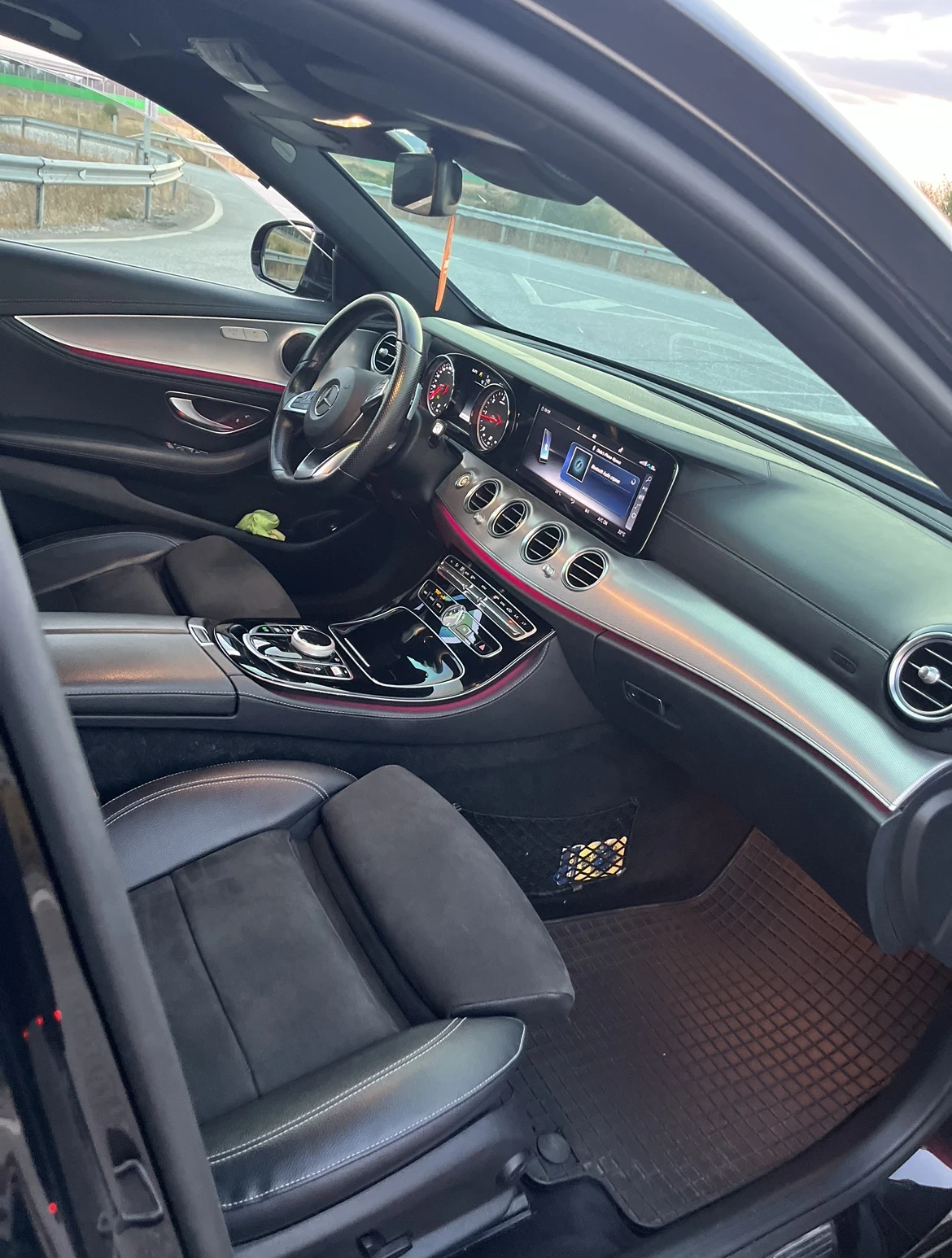 Mercedes-Benz E 220, снимка 10 - Автомобили и джипове - 55905830