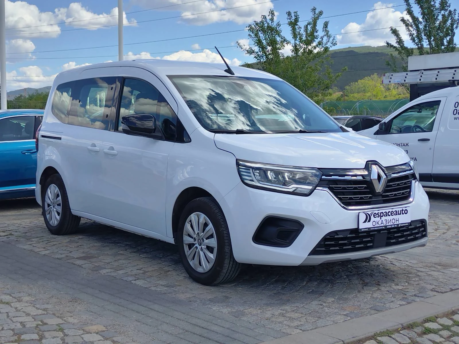 Renault Kangoo 1.3Tce/130к.с./ZEN/4+ 1места/Гаранционен, снимка 3 - Автомобили и джипове - 55952448