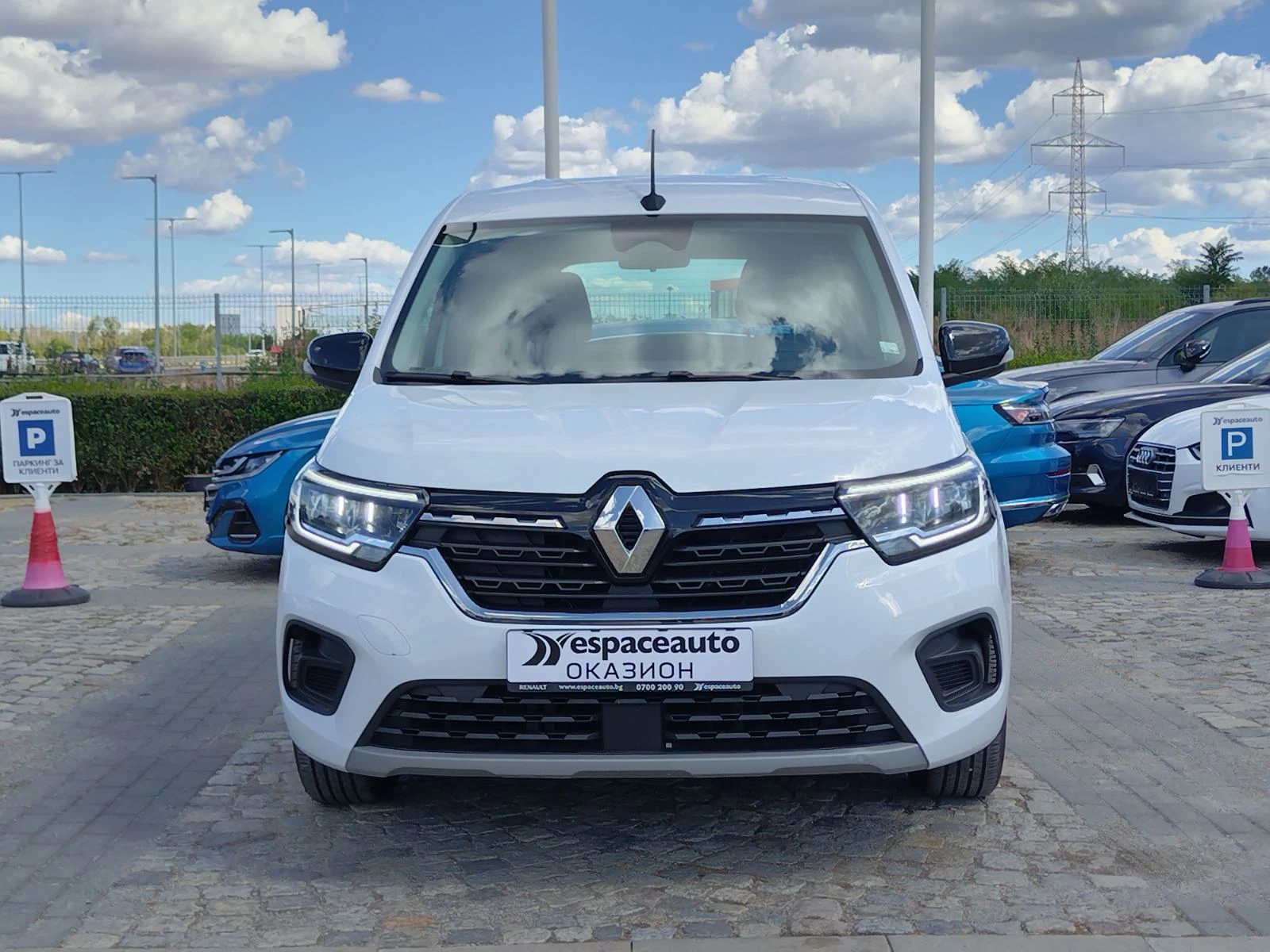 Renault Kangoo 1.3Tce/130к.с./ZEN/4+ 1места/Гаранционен, снимка 2 - Автомобили и джипове - 55952448
