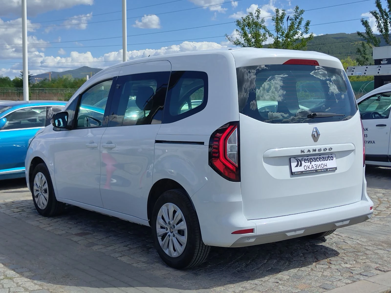 Renault Kangoo 1.3Tce/130к.с./ZEN/4+ 1места/Гаранционен, снимка 6 - Автомобили и джипове - 55952448