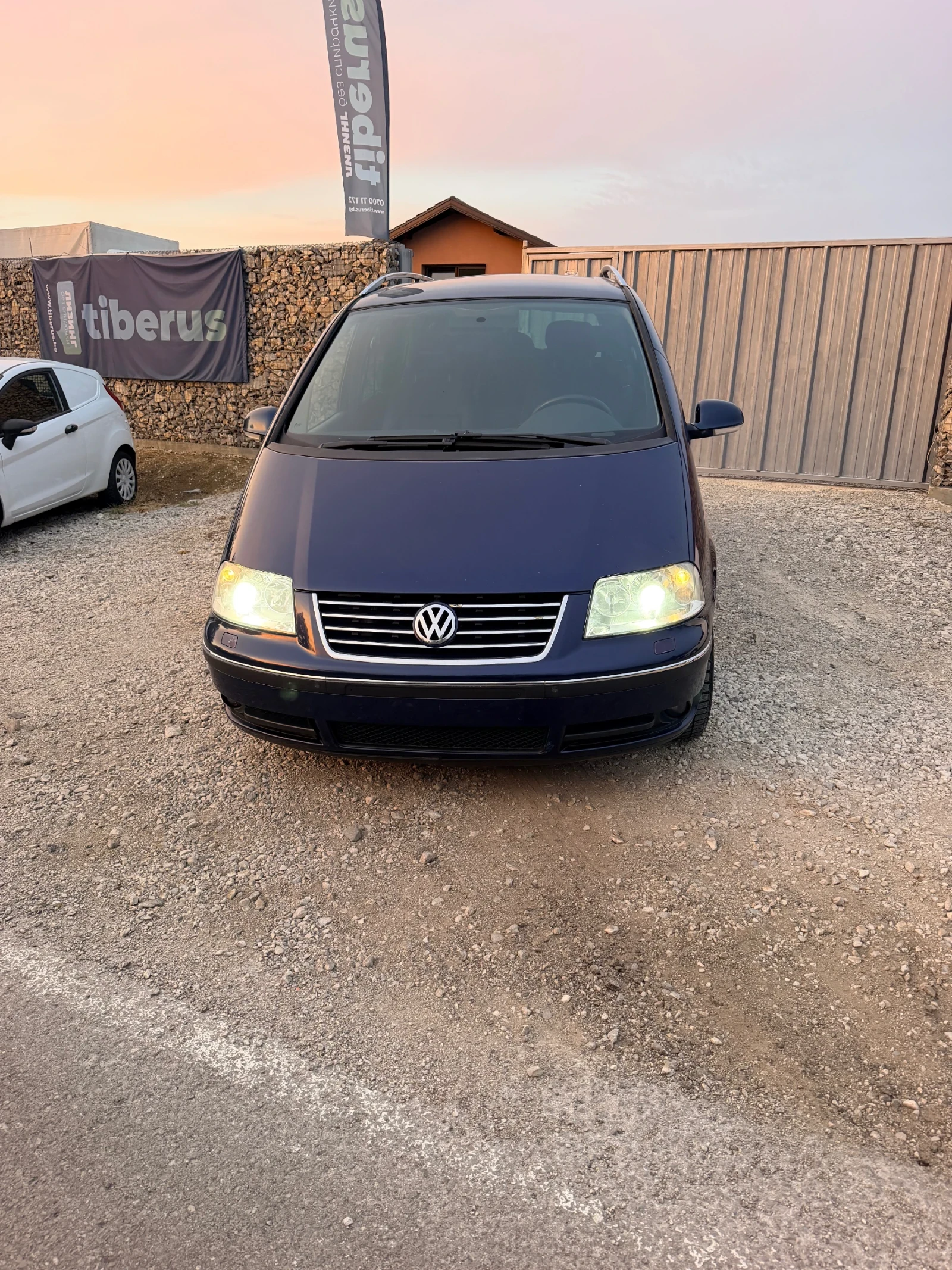 VW Sharan 2.0TDI Business, снимка 2 - Автомобили и джипове - 56273956