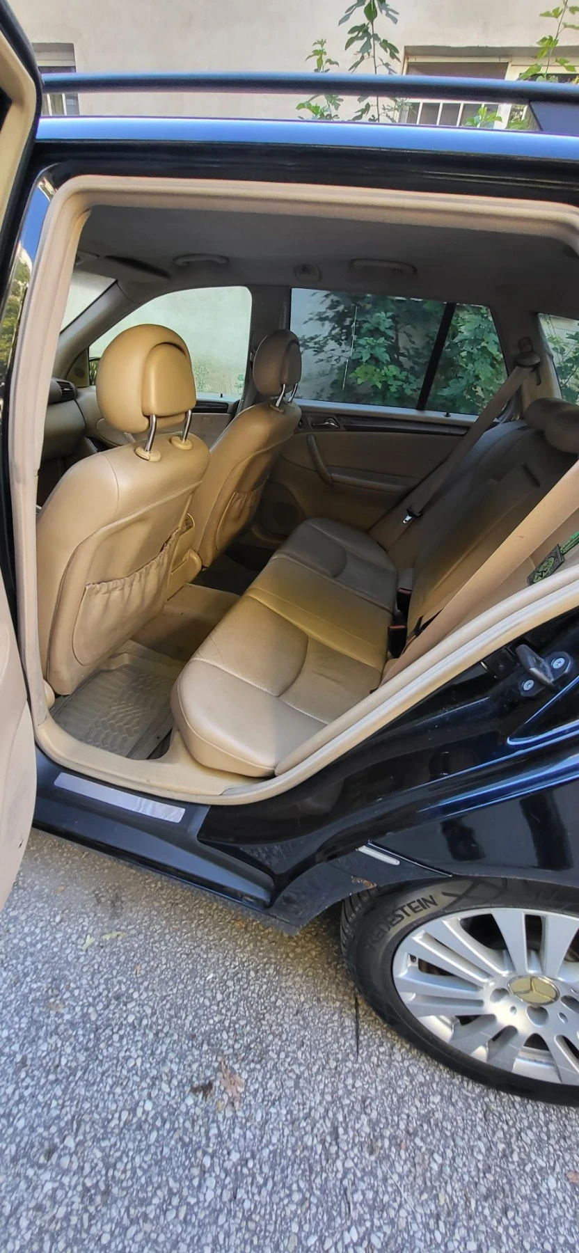 Mercedes-Benz C 220, снимка 2 - Автомобили и джипове - 56375423