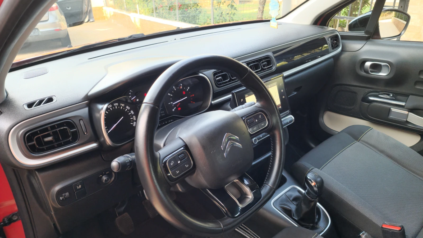 Citroen C3 1.2i-Shine-, снимка 10 - Автомобили и джипове - 56584712