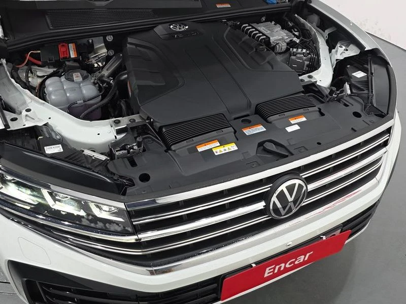 VW Touareg 3.0 DPY Automatic!!! Нова !!!, снимка 6 - Автомобили и джипове - 55730263