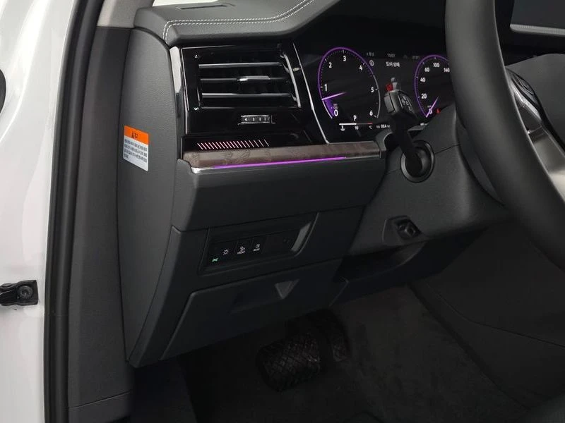 VW Touareg 3.0 DPY Automatic!!! Нова !!!, снимка 13 - Автомобили и джипове - 55730263