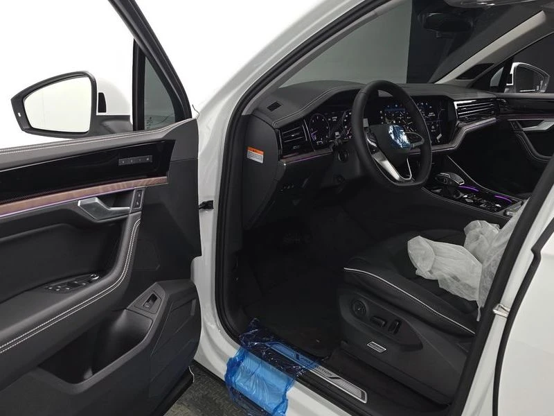 VW Touareg 3.0 DPY Automatic!!! Нова !!!, снимка 10 - Автомобили и джипове - 55730263