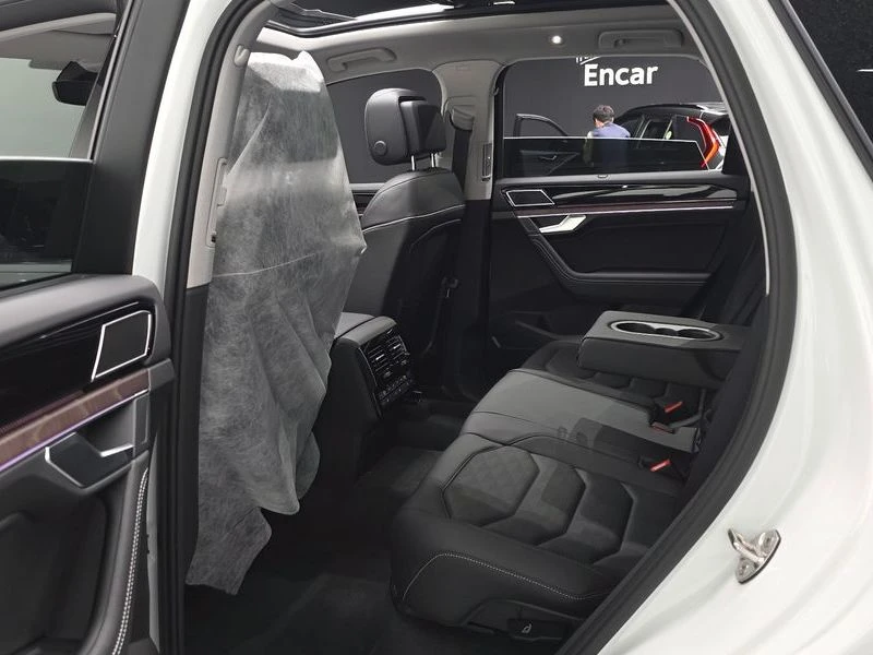 VW Touareg 3.0 DPY Automatic!!! Нова !!!, снимка 11 - Автомобили и джипове - 55730263