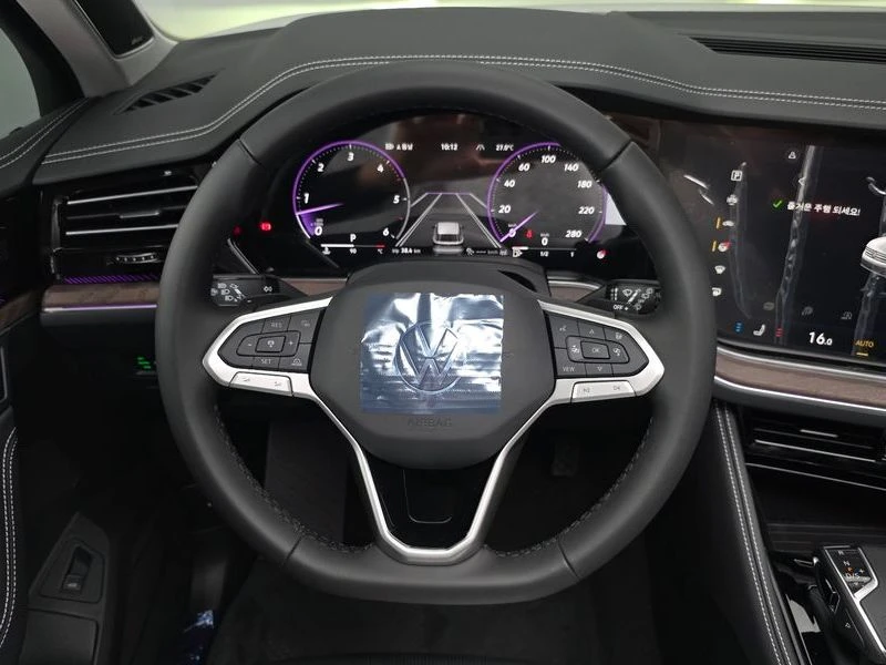 VW Touareg 3.0 DPY Automatic!!! Нова !!!, снимка 14 - Автомобили и джипове - 55730263