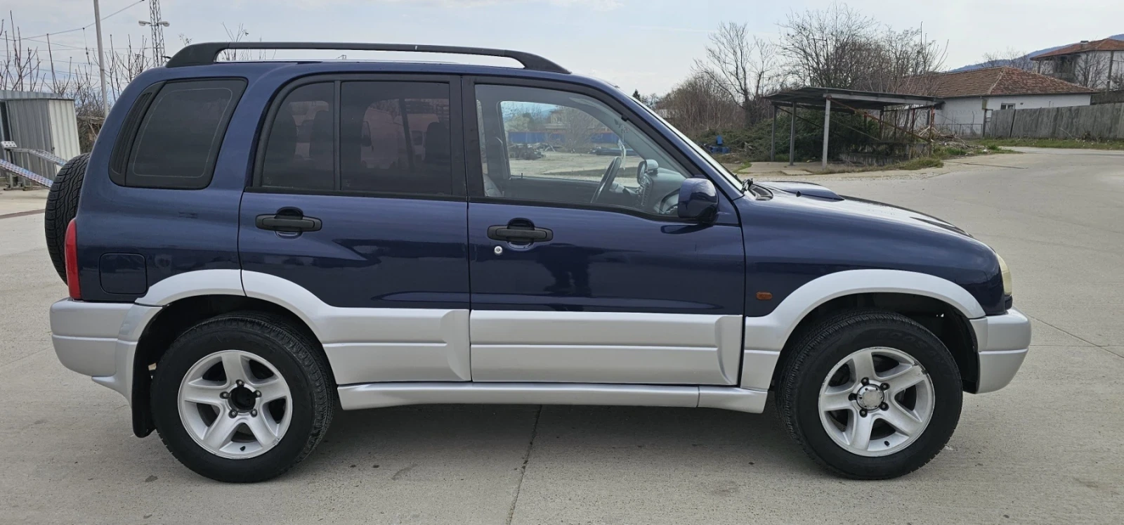 Suzuki Grand vitara 2 HDI. БЕЗ РЪЖДА!!Италия, снимка 3 - Автомобили и джипове - 53912458