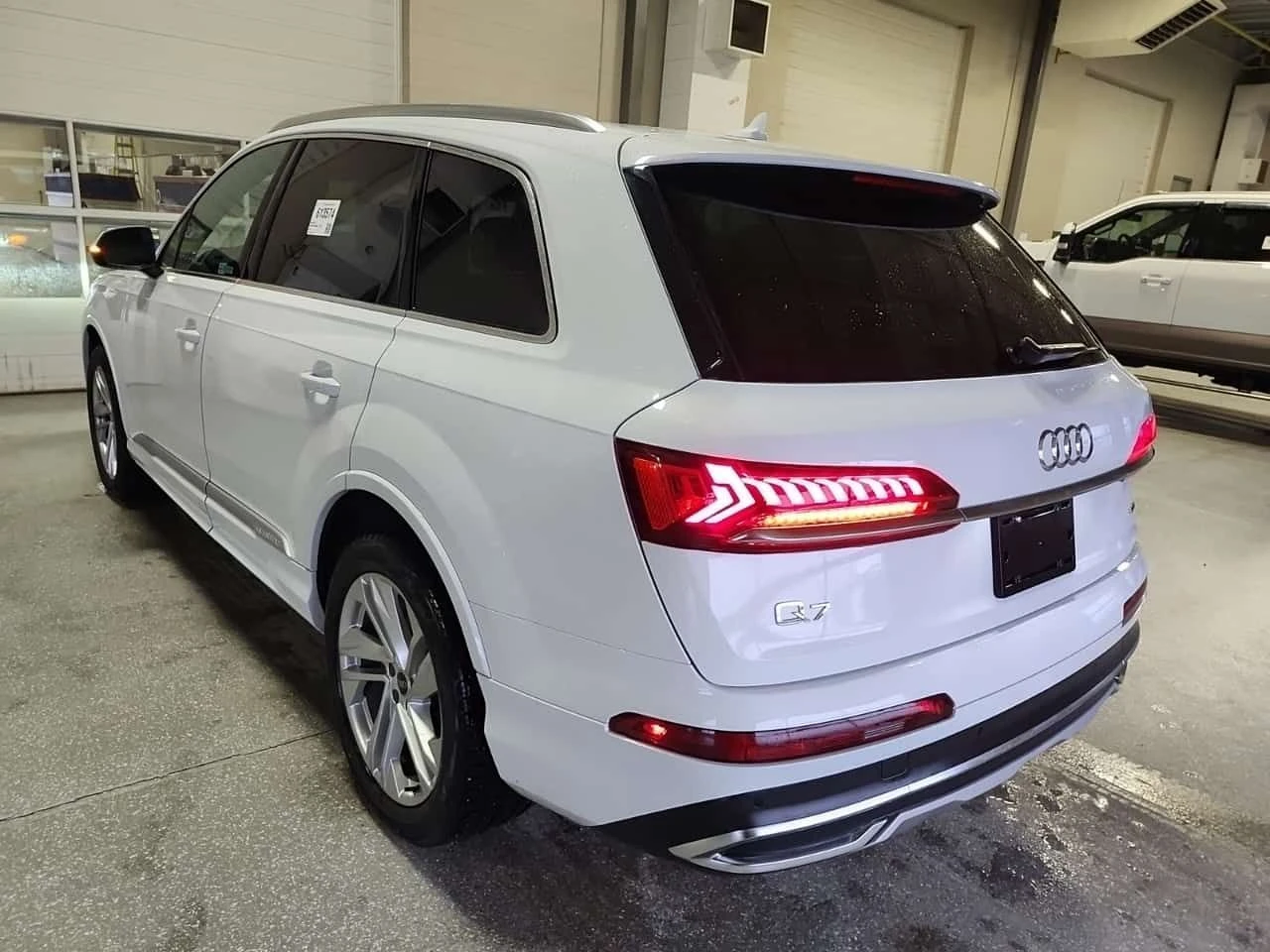 Audi Q7 PREMIUM | PANO | ДИСТРОНИК | 360 | CARFAX, снимка 4 - Автомобили и джипове - 53927931