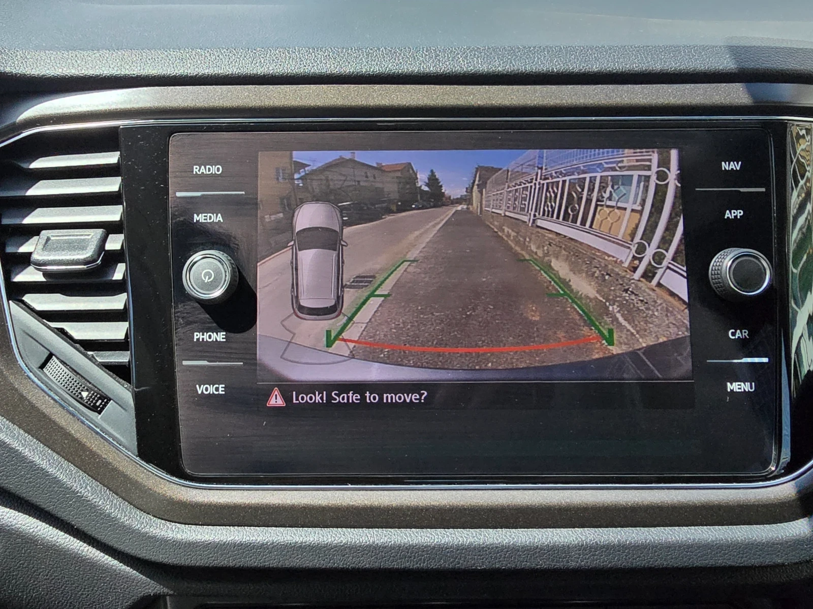 VW T-Roc, снимка 9 - Автомобили и джипове - 54246387