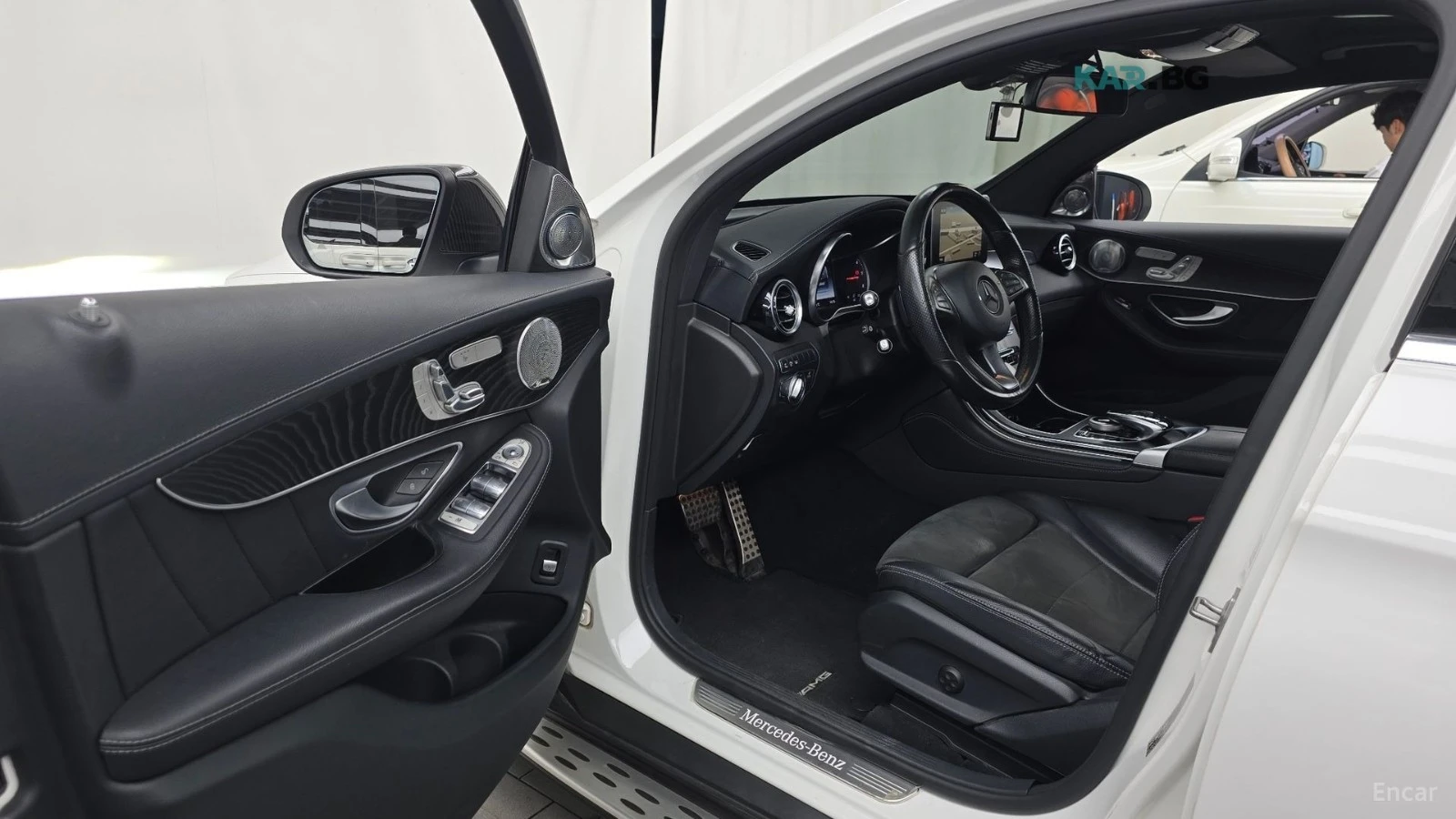 Mercedes-Benz GLC 250d 4MATIC COUPE* HUD* КОЖА* НАВИ* ПАНО* 360, снимка 9 - Автомобили и джипове - 55237329