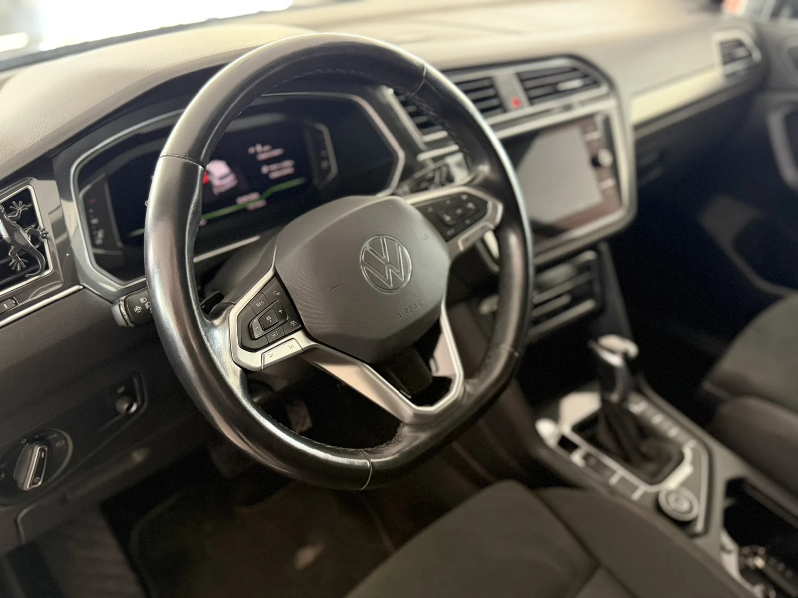 VW Tiguan AllSpace 4Motion, снимка 8 - Автомобили и джипове - 55937575