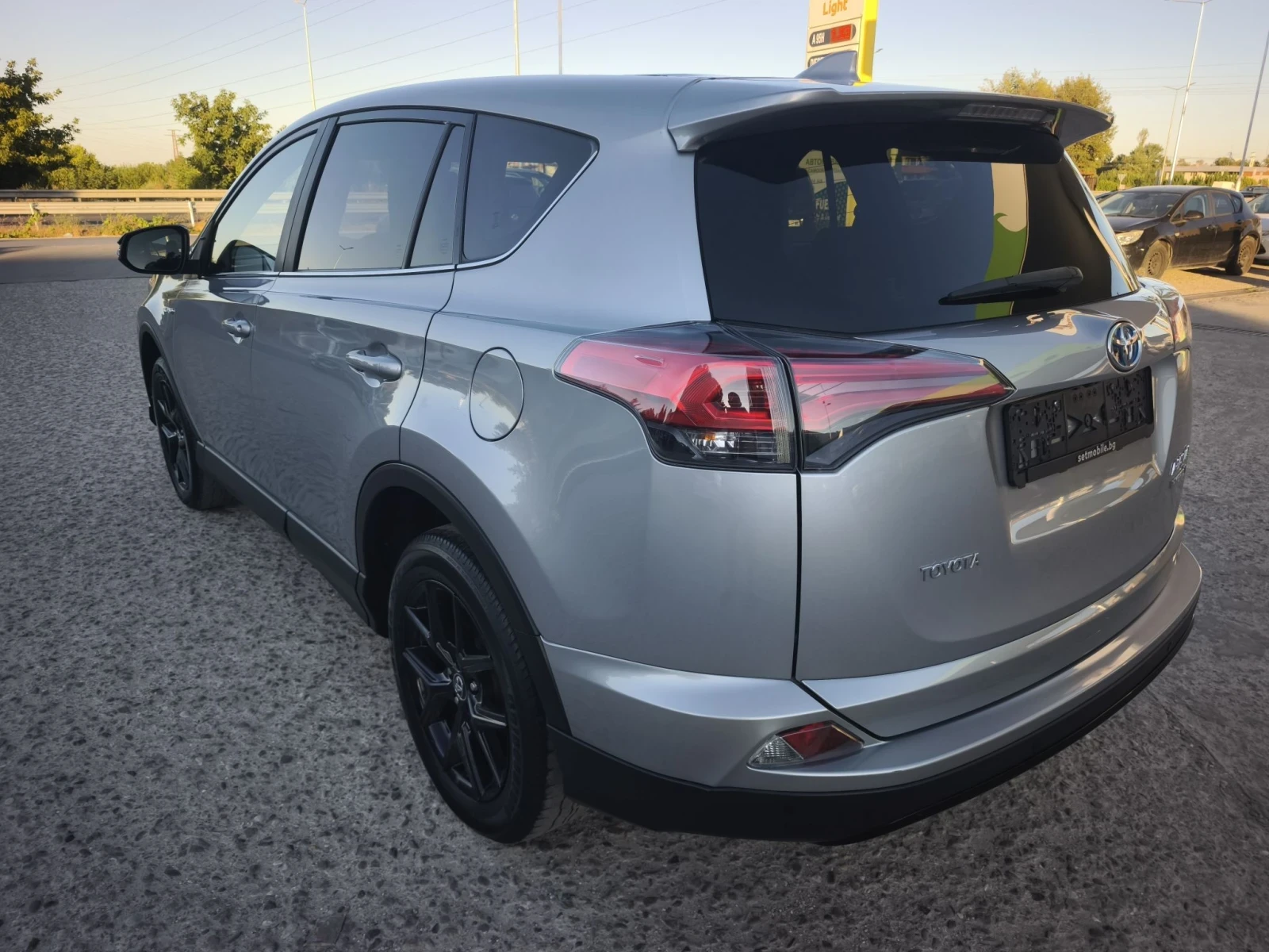 Toyota Rav4 2.5HYBRID 4X4 ITALY FULL SERVICE IN TOYOTA , снимка 5 - Автомобили и джипове - 55985410