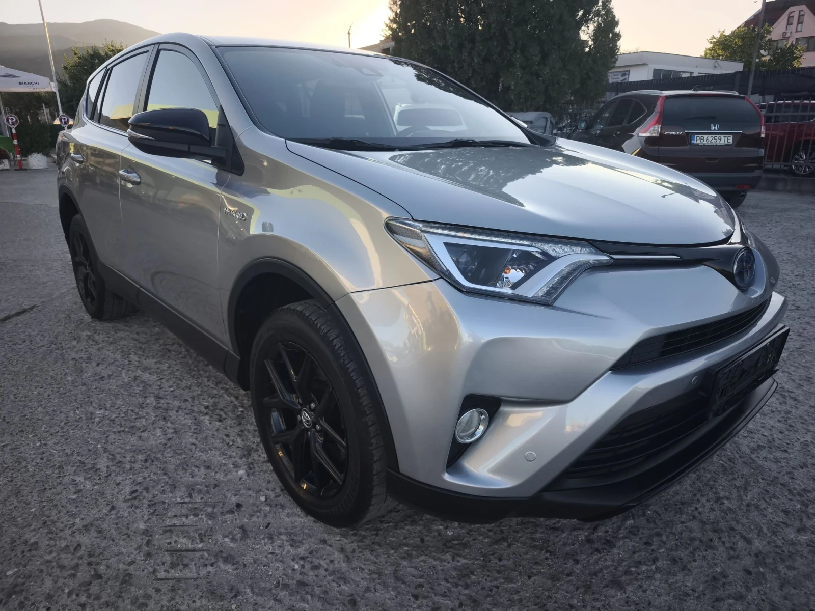 Toyota Rav4 2.5HYBRID 4X4 ITALY FULL SERVICE IN TOYOTA , снимка 3 - Автомобили и джипове - 55985410
