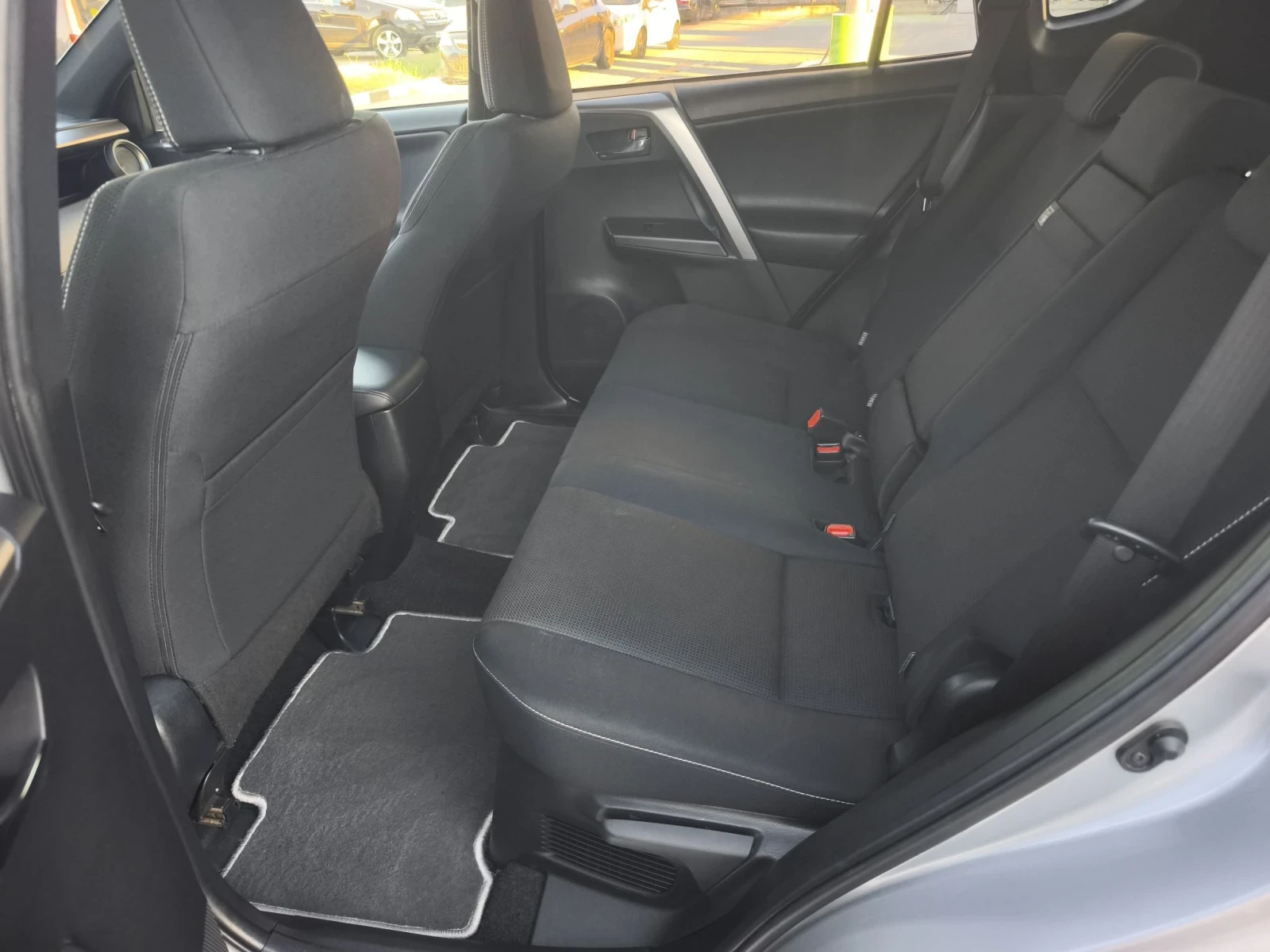 Toyota Rav4 2.5HYBRID 4X4 ITALY FULL SERVICE IN TOYOTA , снимка 12 - Автомобили и джипове - 55985410