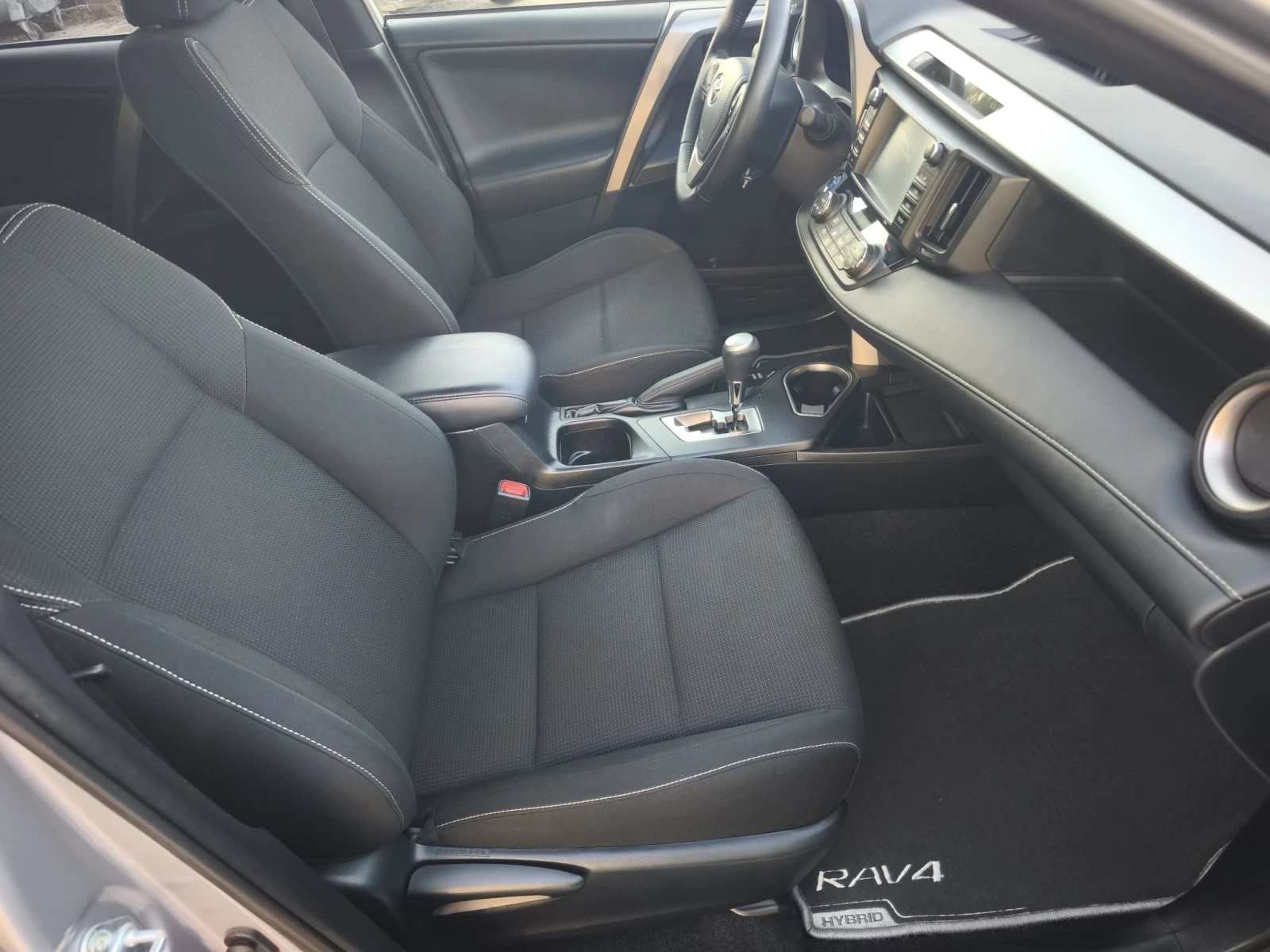 Toyota Rav4 2.5HYBRID 4X4 ITALY FULL SERVICE IN TOYOTA , снимка 11 - Автомобили и джипове - 55985410