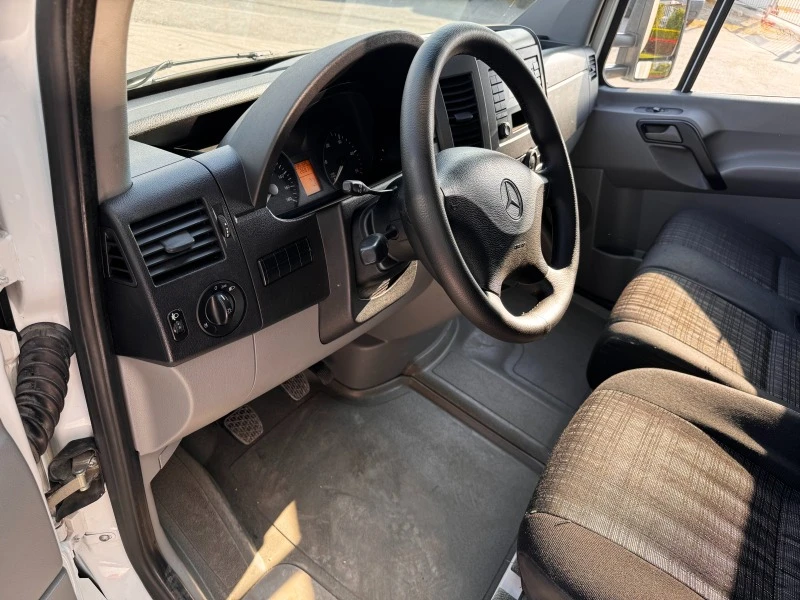 Mercedes-Benz Sprinter 513CDI до 3, 5т. 4, 28м. Клима + Падащ борд , снимка 13 - Бусове и автобуси - 45240305