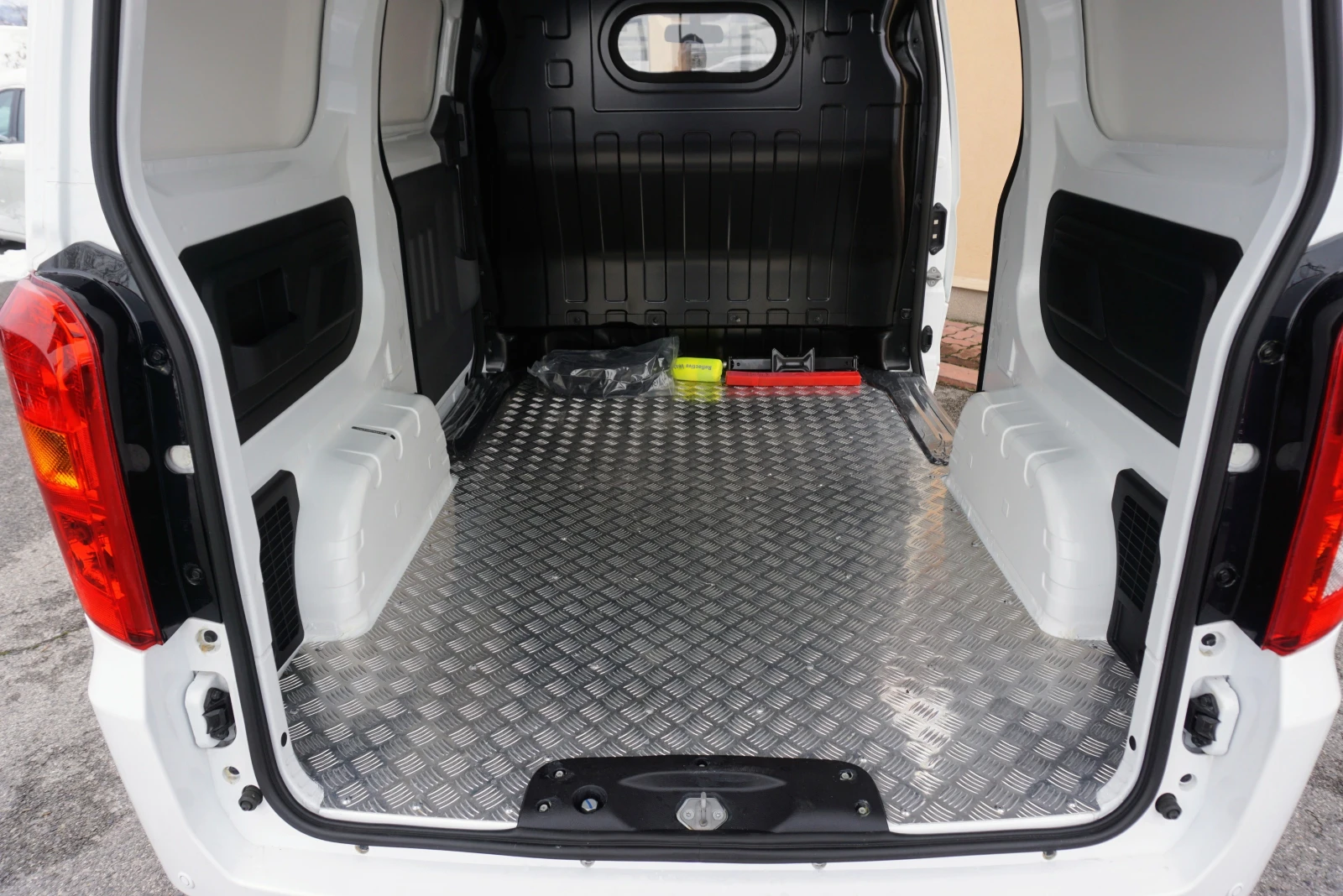 BYD ETP 3     | Mobile.bg   14