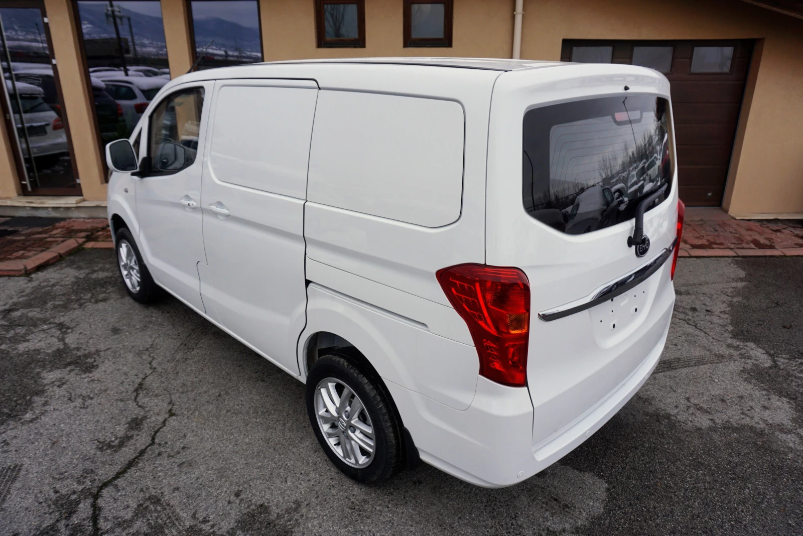 BYD ETP 3 ФАБРИЧНО НОВ  - изображение 4