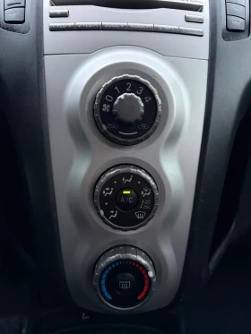 Toyota Yaris 1.4 D4D/ 90кс./ Климатик/ Парктроник/ ПЕРФЕКТНО , снимка 11