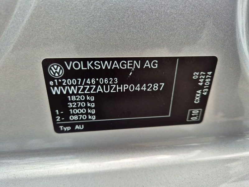 VW Golf 1.6TDI 90кс, снимка 15 - Автомобили и джипове - 46421140