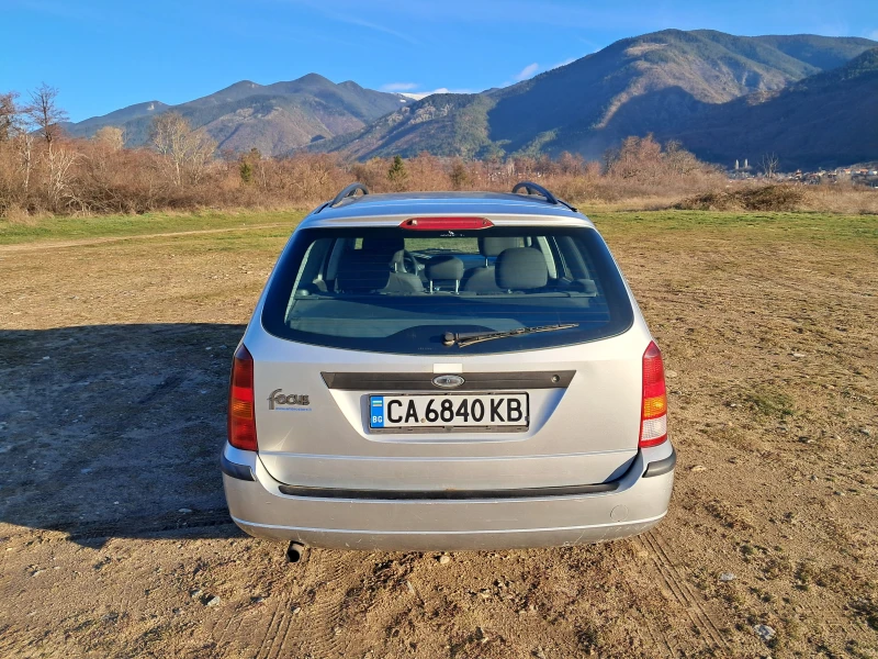 Ford Focus 1.6i Zetec, снимка 6 - Автомобили и джипове - 48103914