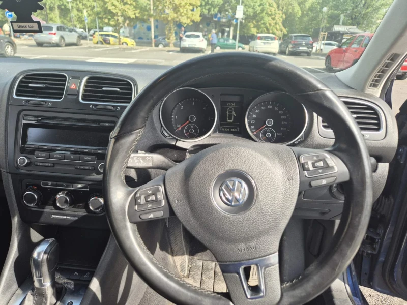 VW Golf  6 1.6 TDI DSG На Части, снимка 4 - Автомобили и джипове - 52632242