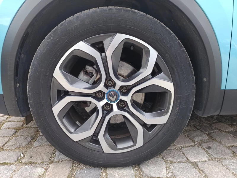 Renault Captur 1.6Plug-in Hybrid 160к.с., снимка 17 - Автомобили и джипове - 52538436