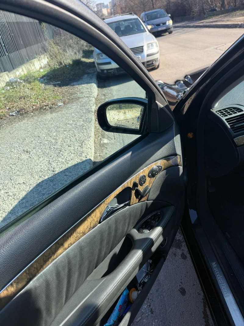 Mercedes-Benz E 320 320 CDI , 7-G Tronik , Пълна сервизна история , снимка 14 - Автомобили и джипове - 53157272