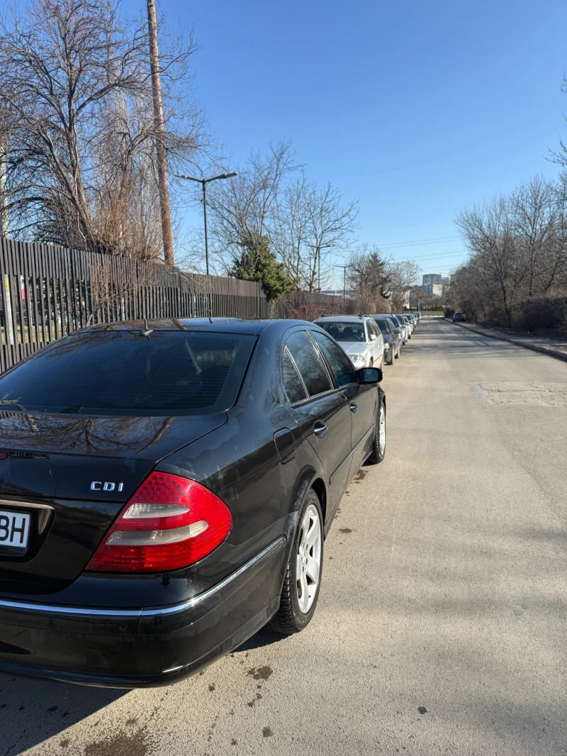 Mercedes-Benz E 320 320 CDI , 7-G Tronik , Пълна сервизна история , снимка 8 - Автомобили и джипове - 53157272