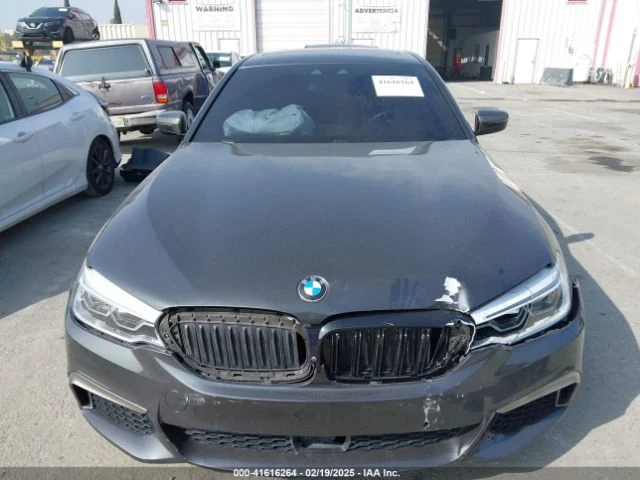 BMW 550 * I * XDRIVE * 8ZF (CARFAX)  АвтоКредит* , снимка 1 - Автомобили и джипове - 49600133