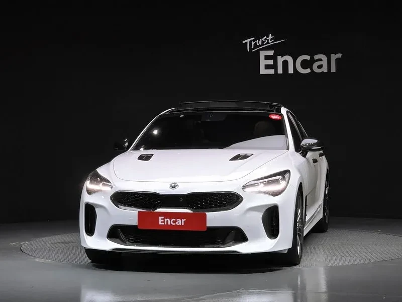 Kia Stinger 3.3 AWD GT - САМО 30% АВАНС , снимка 3 - Автомобили и джипове - 55889028