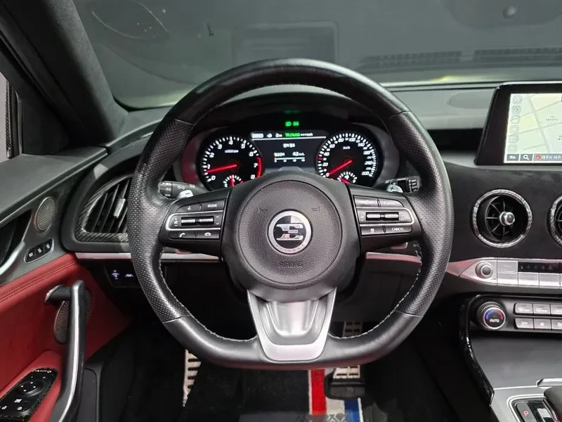 Kia Stinger 3.3 AWD GT - САМО 30% АВАНС , снимка 13 - Автомобили и джипове - 55889028
