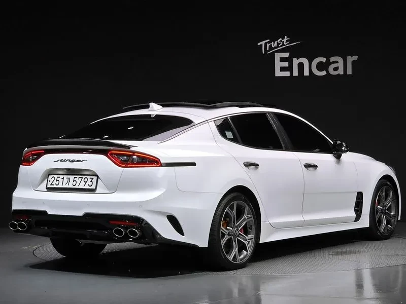 Kia Stinger 3.3 AWD GT - САМО 30% АВАНС , снимка 2 - Автомобили и джипове - 55889028