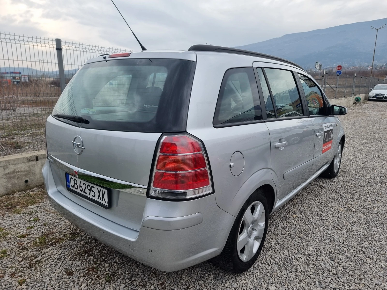 Opel Zafira 1.8i АВТОМАТИК ГАЗ - изображение 3