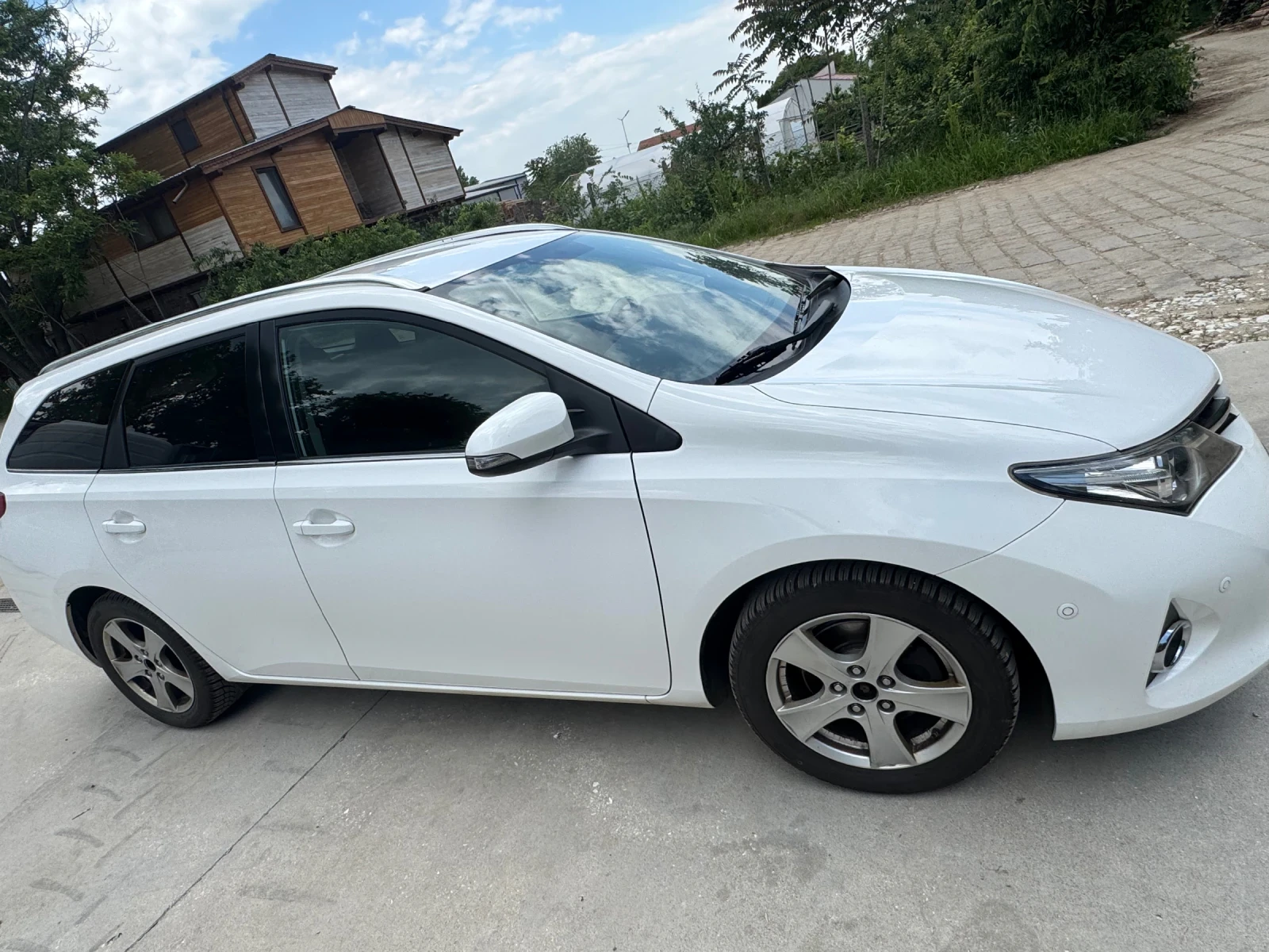 Toyota Auris 2.0 D4D - изображение 3